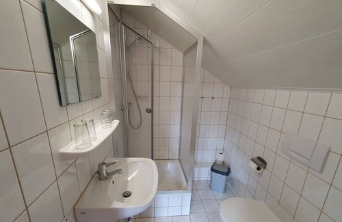 Neuscheidenbach House | House-Comfort-Ensuite with Shower-Doppelhaushälfte