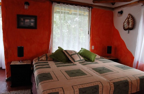 Tumbaco House | House Dalia. Beautiful, cozy and independent house. Quiet in contact with nature