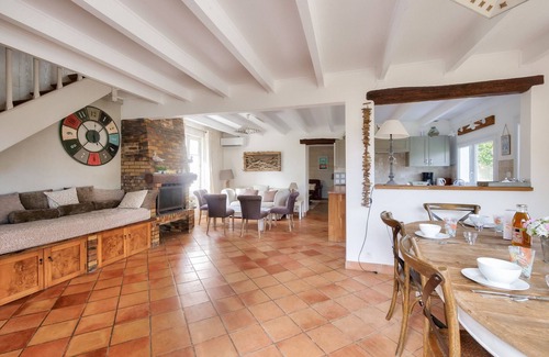 Ars-en-Re Ski Chalet | House for 10, direct access to the beach