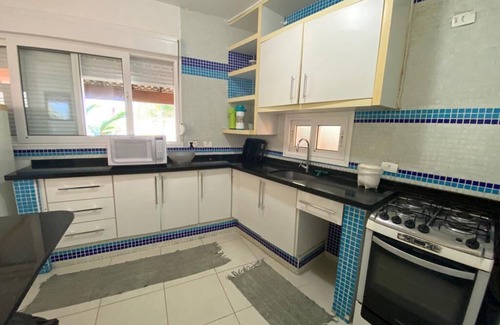 Maresias House | House For family and Parador goers (5 minutes walk)
