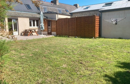 Montfarville House | House for four 10min walk from the beach