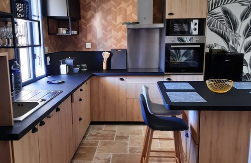 Lachapelle-aux-Pots House | House