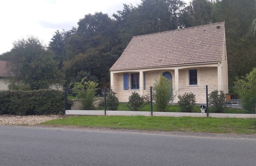 Lachapelle-aux-Pots House | House