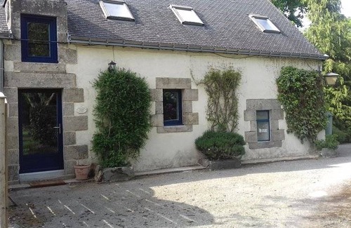 Moustoir-Remungol House | House