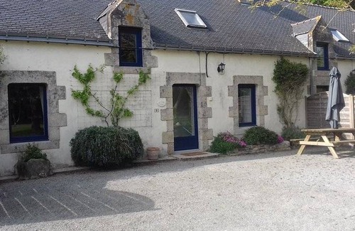 Moustoir-Remungol House | House