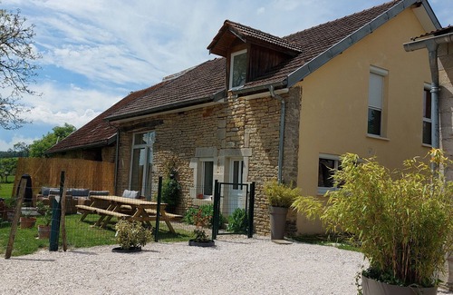 Echannay House | House ideally located near lakes, hiking trails and historical sites