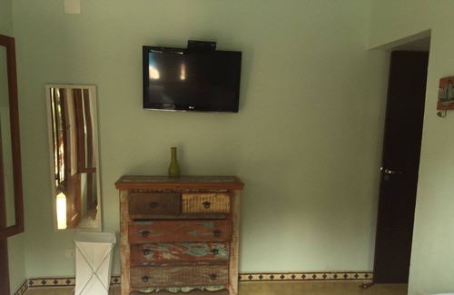 Barra do Una House | House in Condominium in the Atlantic Forest. Pool / Barbecue / Maid / Wi-fi