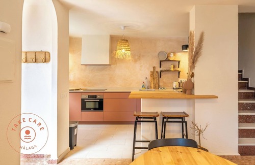 El Palo Ski Chalet | House in fishing village El Palo - TakeCareMalaga