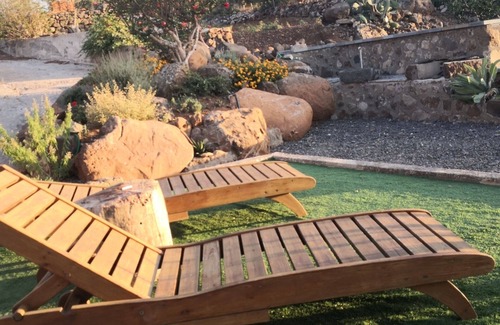 Ustica Apartment | House in front of an aromatic garden with barbecue space, dedicated solarium and outdoor shower.