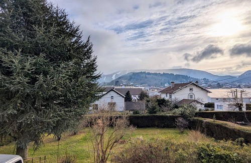 Gerardmer Cottage | House in Gérardmer with mountain view, garage and garden