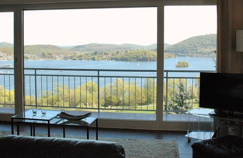 Scheid House | House in idyllic location with wonderful lake view, sauna, fireplace and pool (summer)