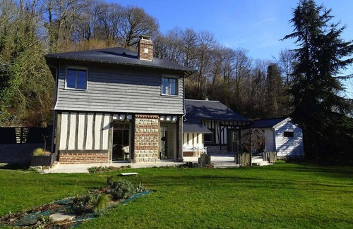 Saint-Martin-aux-Buneaux House | House in Normandy with Sauna & Coastal Charm