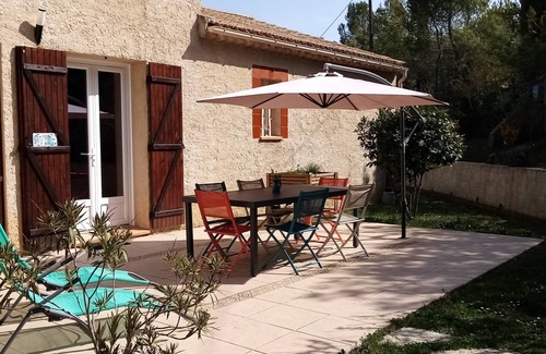 Pierrevert House | HOUSE IN PROVENCE WITH SWIMMING POOL ' LA GRENOUILLE BLEUE '