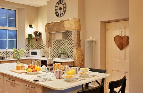 Tideswell Cottage | House in Tideswell near Peak District Trails