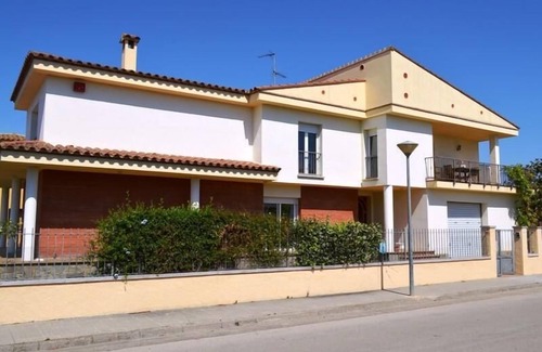 Sant Pere Pescador Ski Chalet | House Mario - pool, garden, grill, WI-FI, spacious.