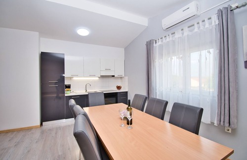 Visocane Villa | House Matea with POOL for 14 person!