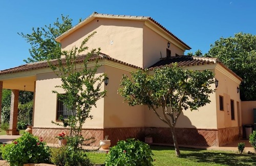 Carmona Ski Chalet | House near Seville, perfect for families and groups. Ideal for pets.