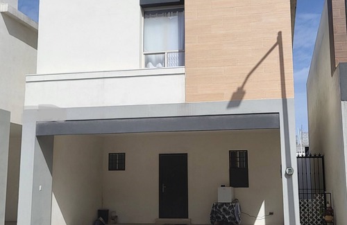 Apodaca House | House near the airport