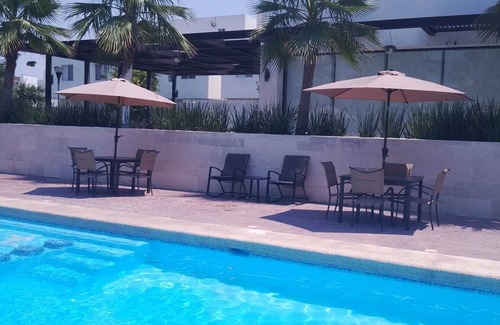 Apodaca House | House near the airport