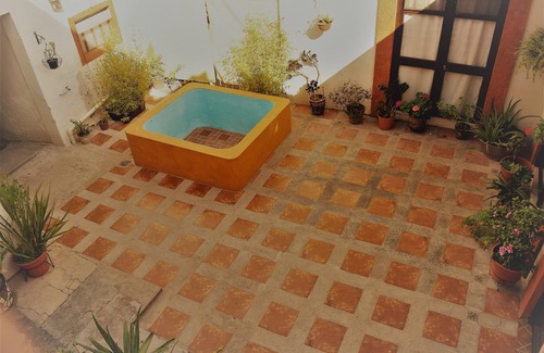 Centro House | HOUSE OF THE CROSS IN THE HEART OF TEQUISQUIAPAN