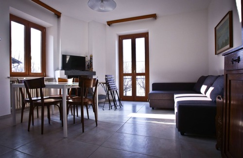 Colmegna Apartment | HOUSE OF VICTORY 4 FRONT LAKE AP1 GARDEN & SPA