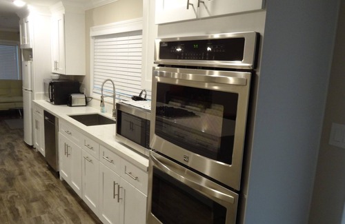 Thousand Palms House | House on Golf course. Quiet retreat, Mountain views!