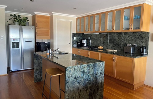 Mandurah House | House on the Grand canal ,ocean marina,mandurah sleeps six/eight max guests