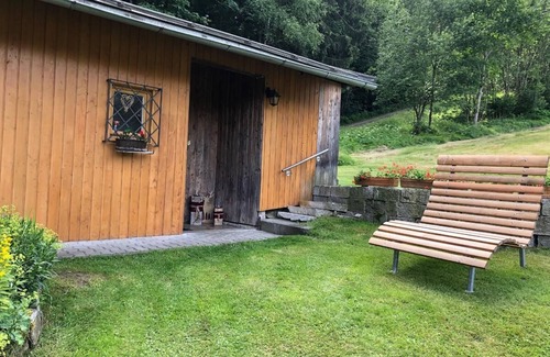 Hauzenberg Apartment | House on the mountain meadow with wood-burning stove