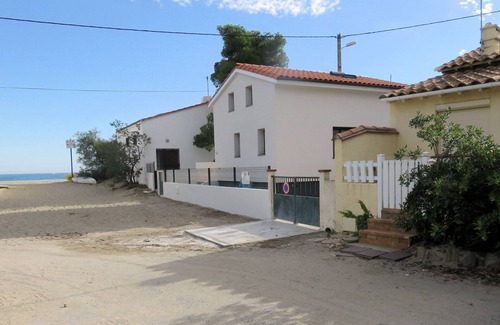 Plage d'Argeles House | House on the sand! 50 meters from the water.