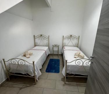Monte Po-Nesima-San Leone-Rapisardi Apartment | House Pavarotti