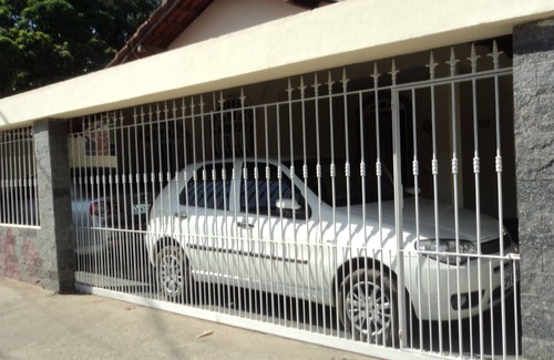 Rio das Ostras House | House, RO center, 2Bedroom with air conditioning, 1suite, 2BH, garage, Wifi, barbecue.