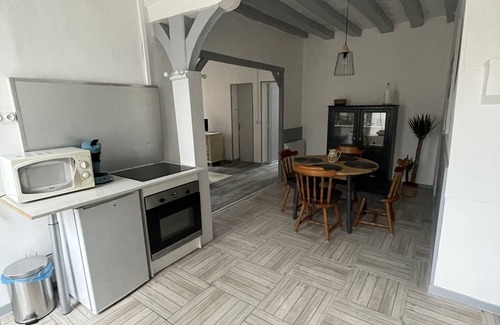 Toucy House | House sleeps 5 in the heart of Toucy
