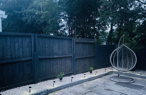 Skelmersdale House | House - Sleeps 6, Hot-tub & Free Parking