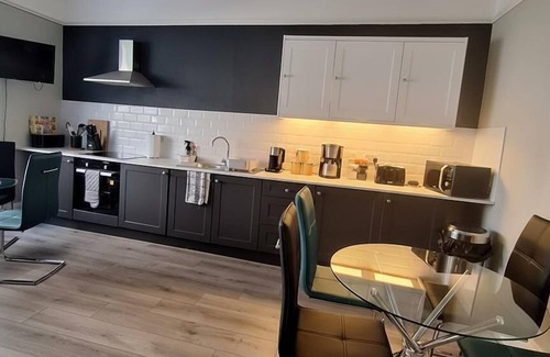 Llandudno House | House - Sleeps upto 20 people