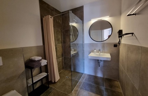 Muritz House | House-Superior-Ensuite with Bath-Garden view-9-Zimmer Denkmal-Haus