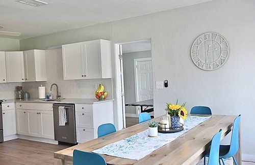 Bradenton House | House w/Guest Suite near AMI, IMG, w/Heated pool