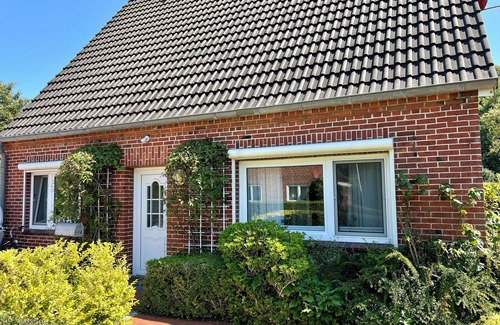 St. Peter-Ording House | House with 2 bathrooms; quiet, central in the heart of St. Peter village, at the beach crossing