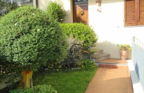 Forcoli House | "House with a garden in Tuscany, province of Pisa, ideal for visiting art cities