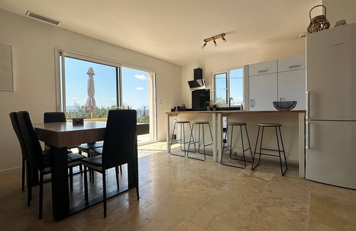 Caseneuve House | House with breathtaking views of the Luberon
