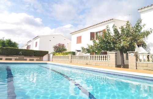 L'Escala Cottage | HOUSE WITH COMMUNITY POOL AND TENNIS TO 500 METERS FROM THE BEACH