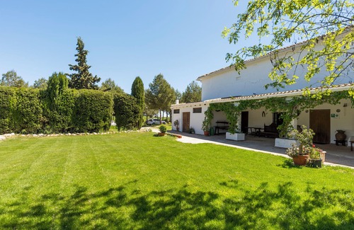 Horcajo de Santiago House | House with pool in the countryside 11 to 14 people, ideal for groups