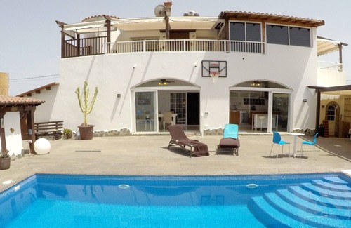 San Miguel de Abona House | House with private pool in a residential area