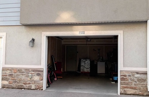 Vineyard House | House with family atmosphere. private room and bathroom. shared shower.