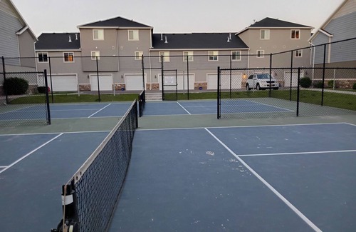 Vineyard House | House with family atmosphere. private room and bathroom. shared shower.