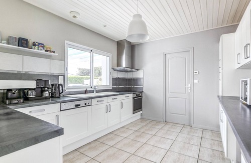 Olonne-sur-Mer Ski Chalet | House with a pool for 6 persons