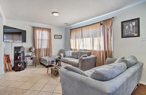 Bellmawr House | House with Pellet Smoker and Grill, 1 Mi to Lake!