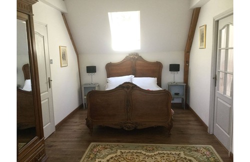 Condat-sur-Vezere House | House with pool, summer house, sleeps 8 extensive gardens