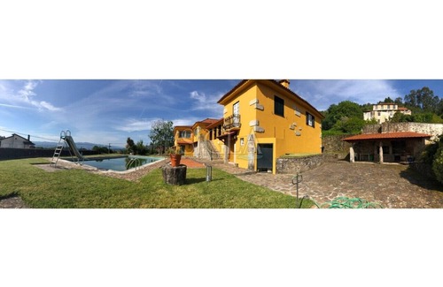 Valenca House | House with pool and barbecue