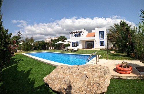 Sant Josep de sa Talaia House | House with pool and garden ideal for families