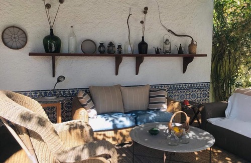 Castelo House | House with pool at the foot of Arrabida, between mountains and sea